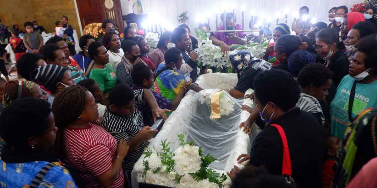 wagub-kt-dimakamkan-secara-militer